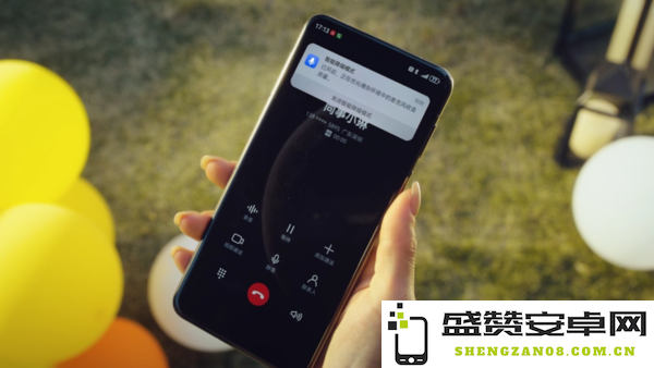 嘈杂环境下也能双向清晰通话，华为Mate 70系列堪称春节通话神器
