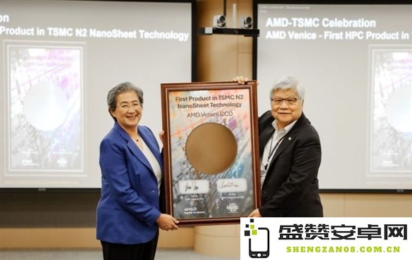 AMD苏姿丰全球首次展示Zen6霄龙处理器：创新性能超越Intel的先机