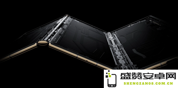 华为Mate XT 非凡大师海外亮相：诠释三折叠全新体验