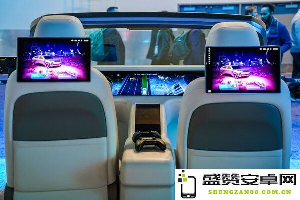 TCL华星在2024年国际消费电子展上展示其最新的显示技术与创新成果