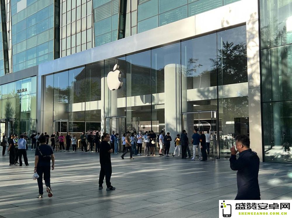 iPhone 15系列上市首日点评：Pro型号加价高达1800元，基础版价格已出现下滑现象